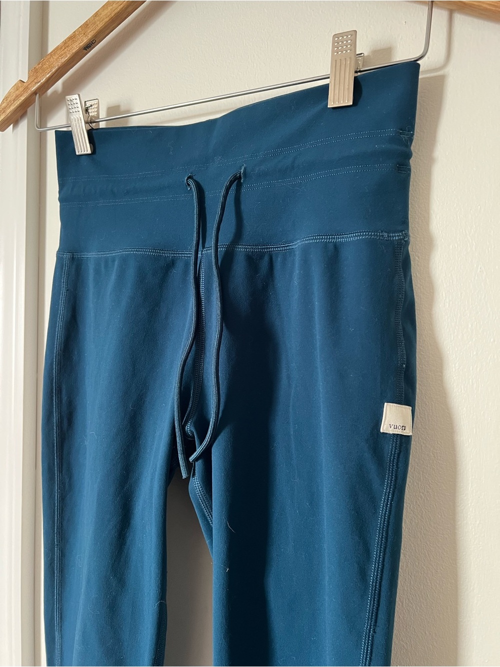 Vuori Daily Legging Size Small Blue High Rise Performance Leggings - Picture 3 of 6